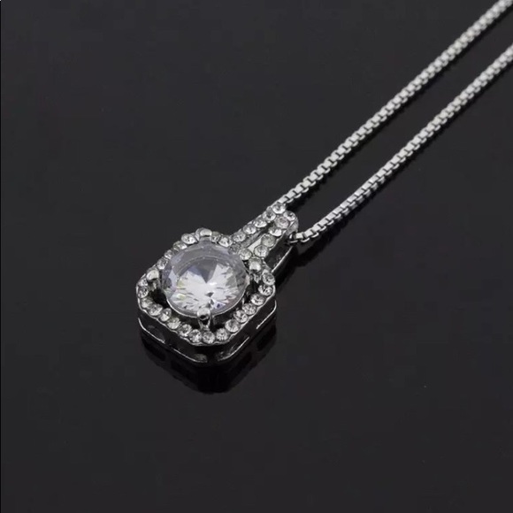 NECKLACE - Picture 2 of 2